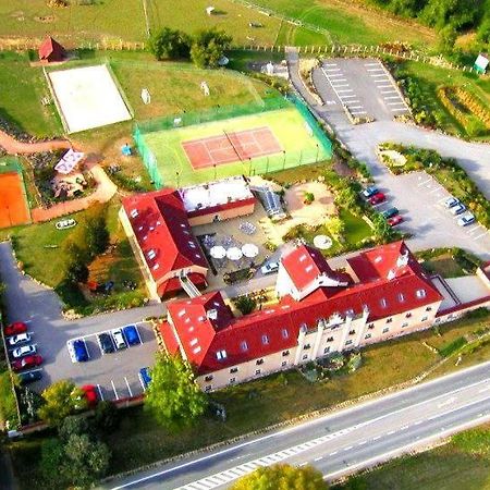 Hotel Allvet Drnovice  Kültér fotó