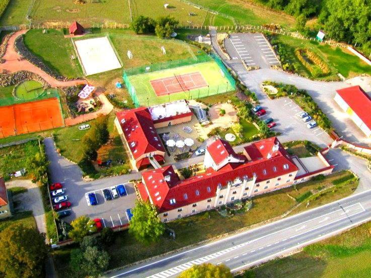 Hotel Allvet Drnovice  Kültér fotó